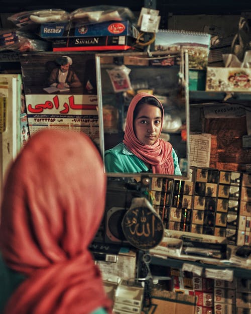 有关反射, 垂直拍摄, 女人的免费素材图片