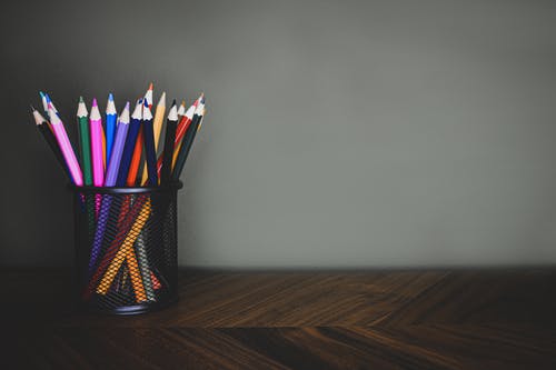 有关彩色铅笔, 晕影, 书桌的免费素材图片