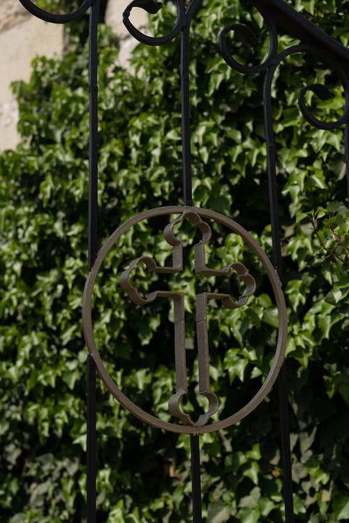 有关十字架, 围栏, 户外的免费素材图片