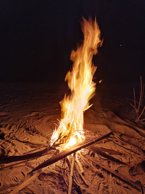 有关原本, 垂直拍摄, 抽烟的免费素材图片