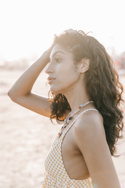 有关人, 侧面图, 垂直拍摄的免费素材图片