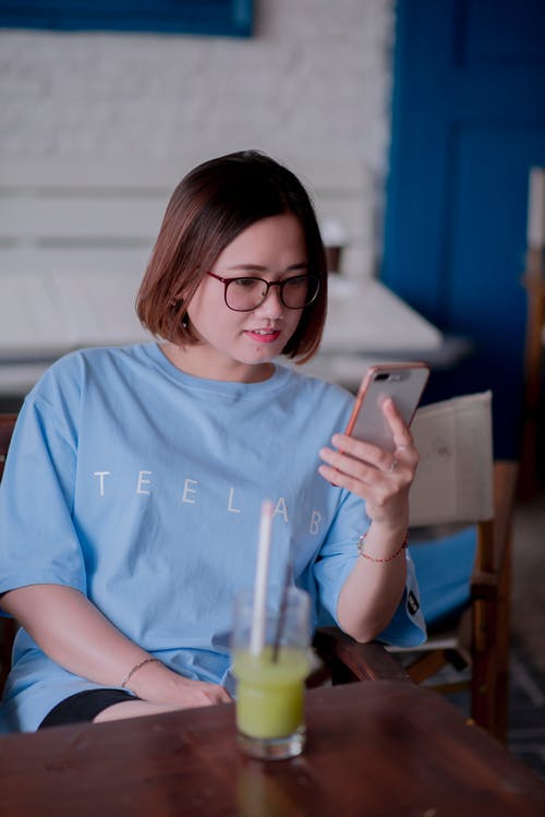 有关人, 垂直拍摄, 女人的免费素材图片