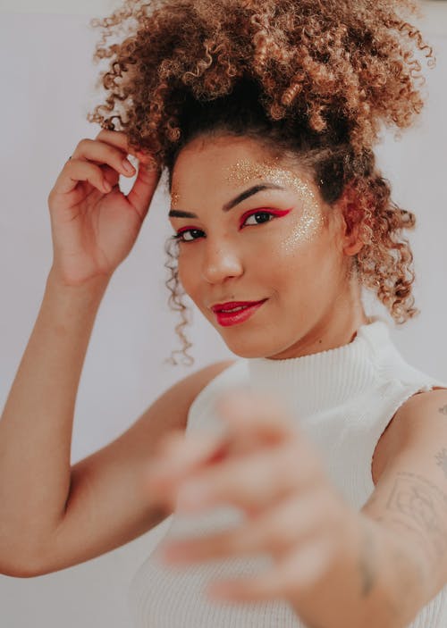 有关光鮮亮麗, 垂直拍摄, 女人的免费素材图片