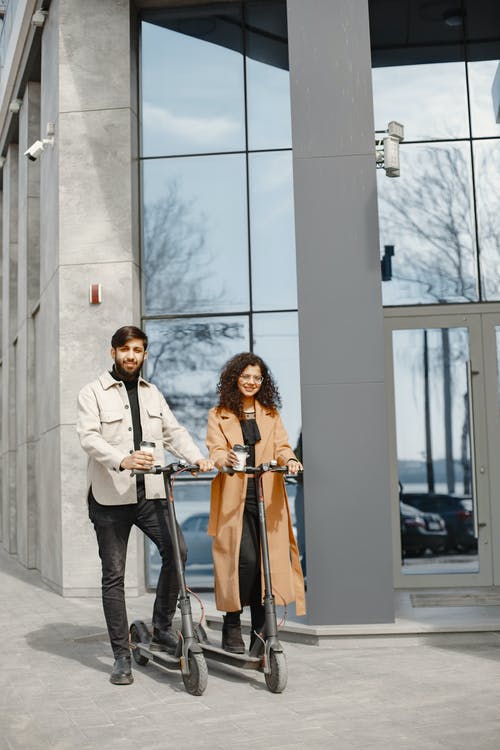 有关一对, 垂直拍摄, 大衣的免费素材图片