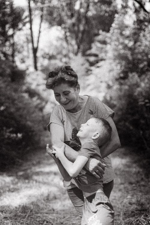 有关儿童, 单色, 垂直拍摄的免费素材图片