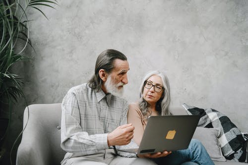 有关人, 在家, 坐的免费素材图片
