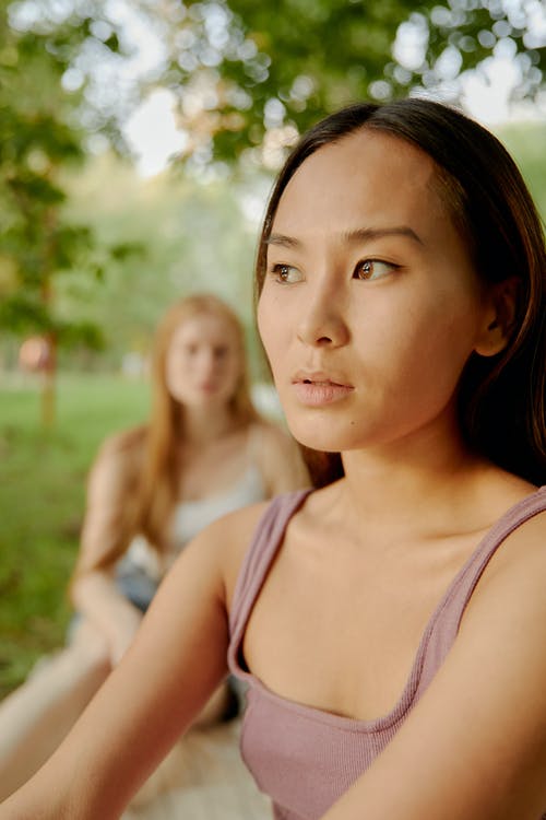 有关垂直拍摄, 女人, 景深的免费素材图片