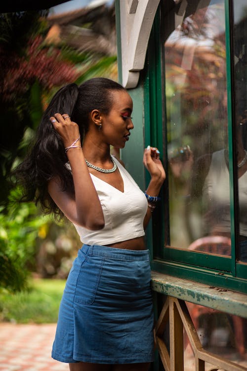 有关垂直拍摄, 女人, 模特儿的免费素材图片