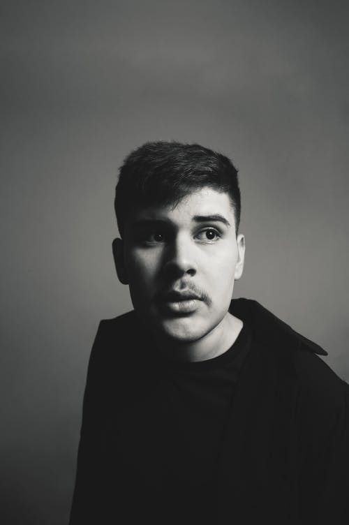 有关人, 单色, 垂直拍摄的免费素材图片