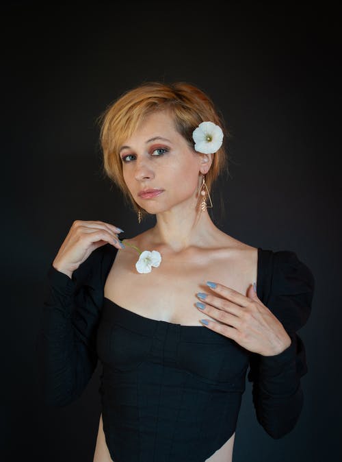 有关垂直拍摄, 女人, 拍照片的免费素材图片