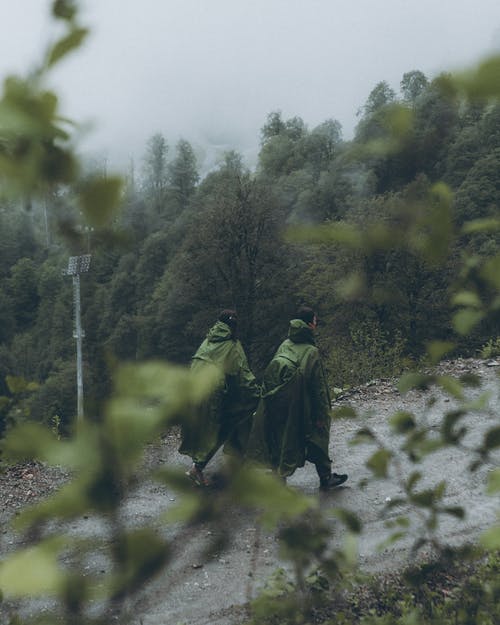 有关垂直拍摄, 徒步旅行, 户外的免费素材图片