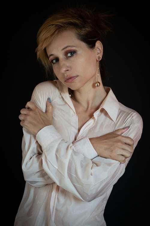 有关人, 垂直拍摄, 女人的免费素材图片