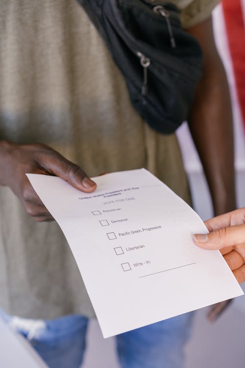 有关纸, 给;交出, 选择性对焦的免费素材图片