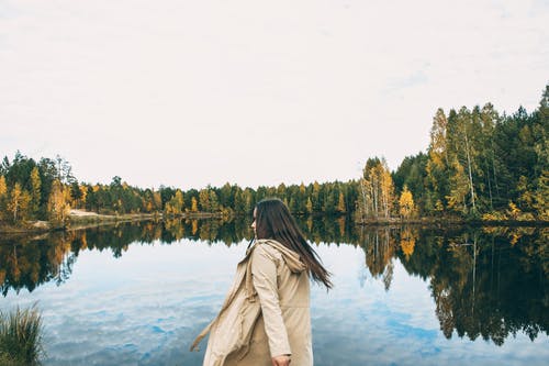 有关人, 冷静, 反射的免费素材图片