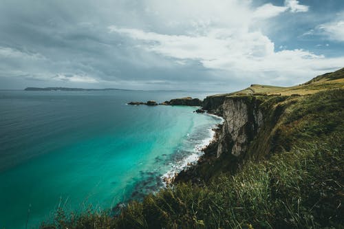 有关沿海悬崖, 海, 海洋的免费素材图片