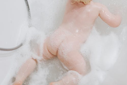 有关儿童, 垂直拍摄, 小孩的免费素材图片