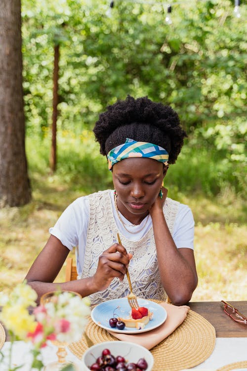 有关印花大手帕, 吃, 往下看的免费素材图片