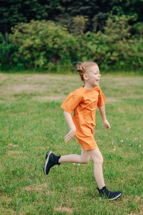 有关侧面图, 儿童, 女孩的免费素材图片