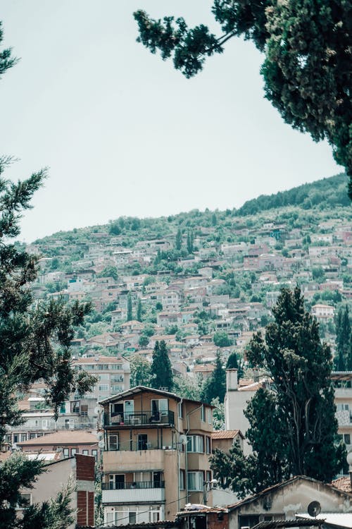 有关公寓建筑, 垂直拍摄, 山丘的免费素材图片