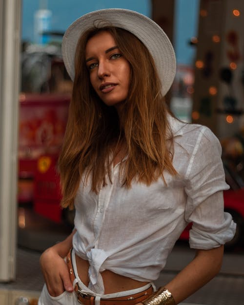 有关人, 女人, 帽子的免费素材图片