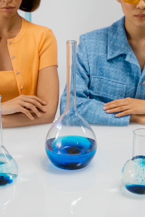 有关人, 保温瓶, 垂直拍摄的免费素材图片