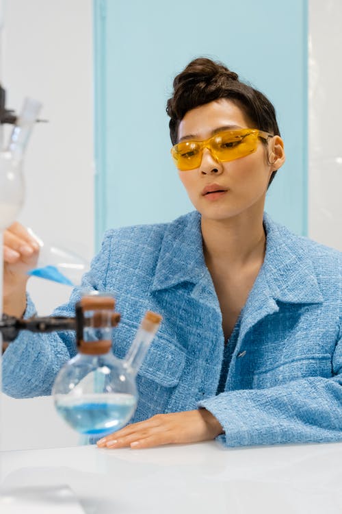 有关人, 保温瓶, 女人的免费素材图片