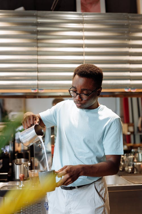 有关人, 倾注, 咖啡的免费素材图片