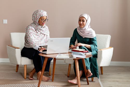 有关同事, 坐下, 室内的免费素材图片