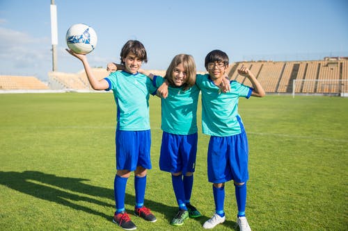 有关儿童, 微笑, 摆姿势的免费素材图片