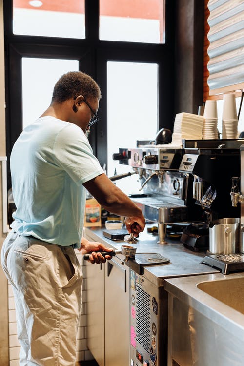 有关咖啡师, 垂直拍摄, 夯实的免费素材图片
