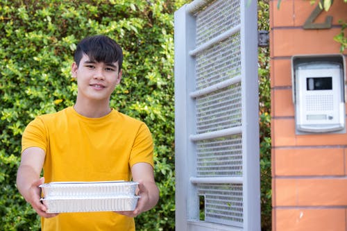 有关人, 信使, 容器的免费素材图片