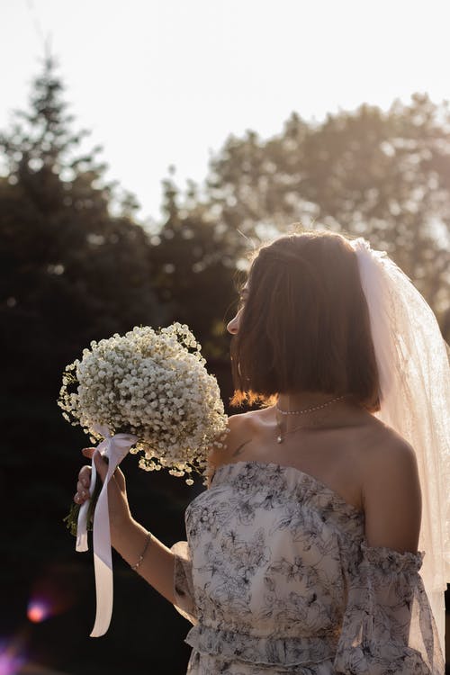 有关侧面图, 垂直拍摄, 女人的免费素材图片