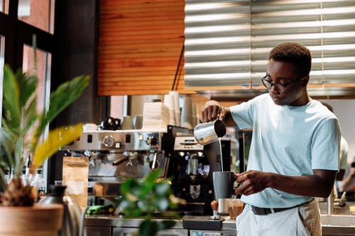有关人, 倾注, 咖啡的免费素材图片