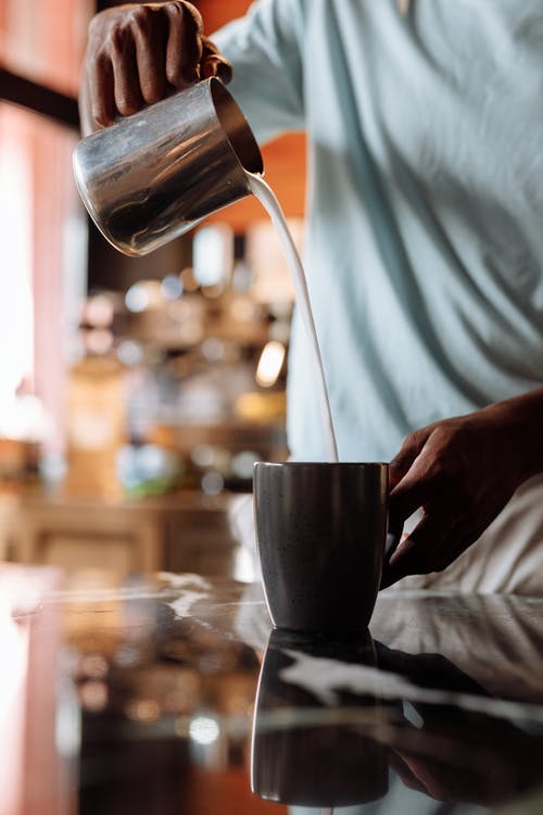 有关倾注, 咖啡, 咖啡屋的免费素材图片