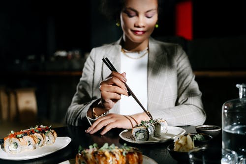 有关吃, 寿司, 微笑的免费素材图片