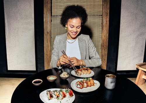 有关吃, 寿司, 微笑的免费素材图片