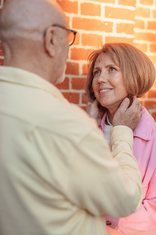 有关一对, 女人, 微笑的免费素材图片