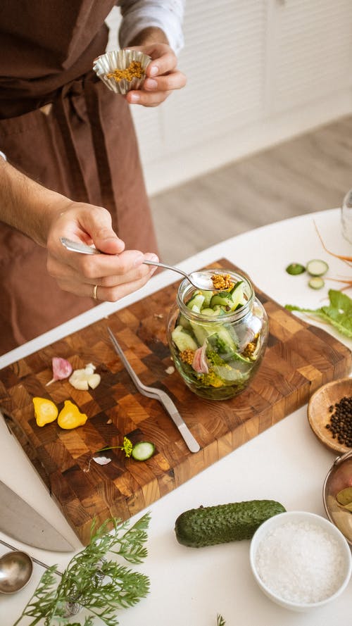 有关垂直拍摄, 手, 新鲜的免费素材图片