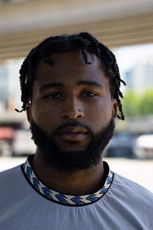 有关人, 垂直拍摄, 有胡子的的免费素材图片