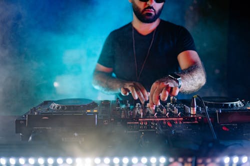 有关DJ, 人, 俱乐部的免费素材图片