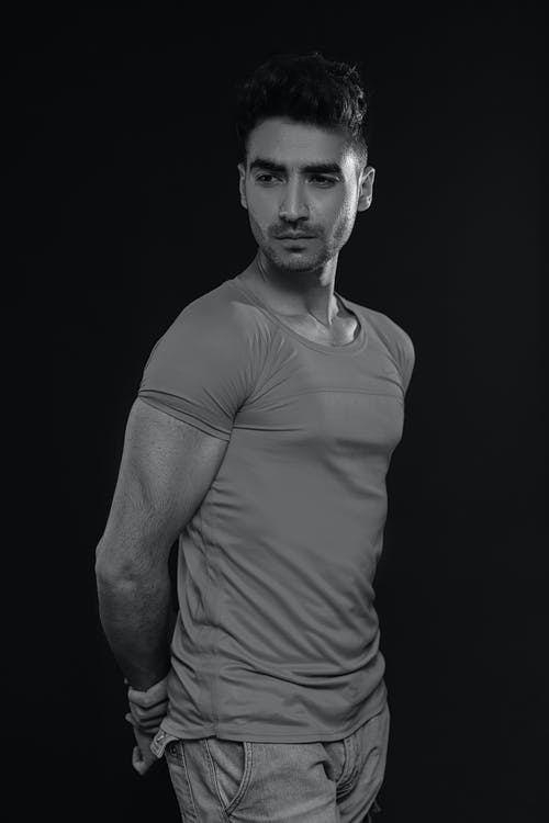 有关人, 单色, 摆姿势的免费素材图片