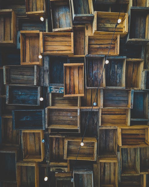 有关垂直拍摄, 天花板, 箱子的免费素材图片