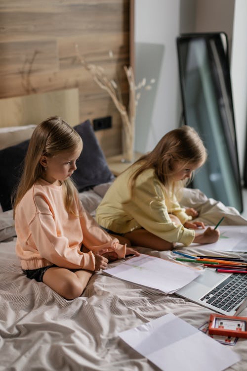 有关儿童, 在家, 在线学习的免费素材图片