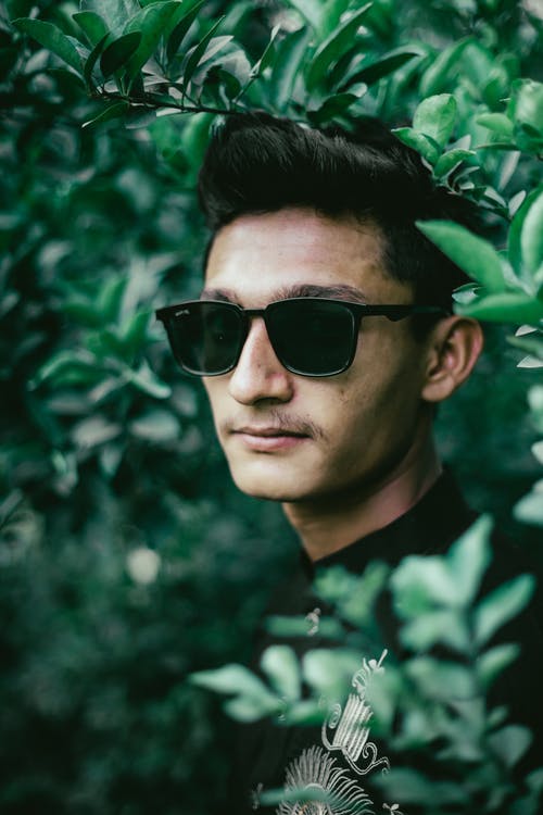 有关人, 垂直拍摄, 墨鏡的免费素材图片