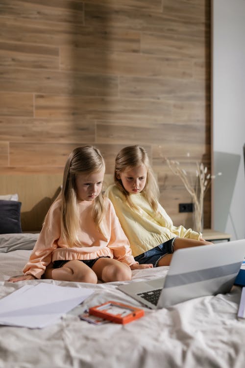 有关在家, 在线学习, 坐的免费素材图片