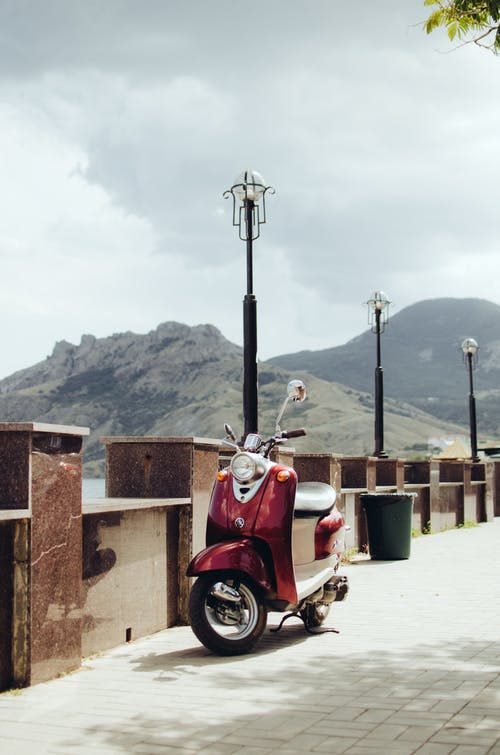 有关停, 助力车, 垂直拍摄的免费素材图片