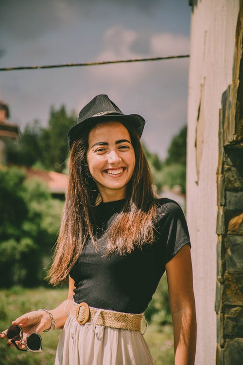 有关垂直拍摄, 女人, 帽子的免费素材图片