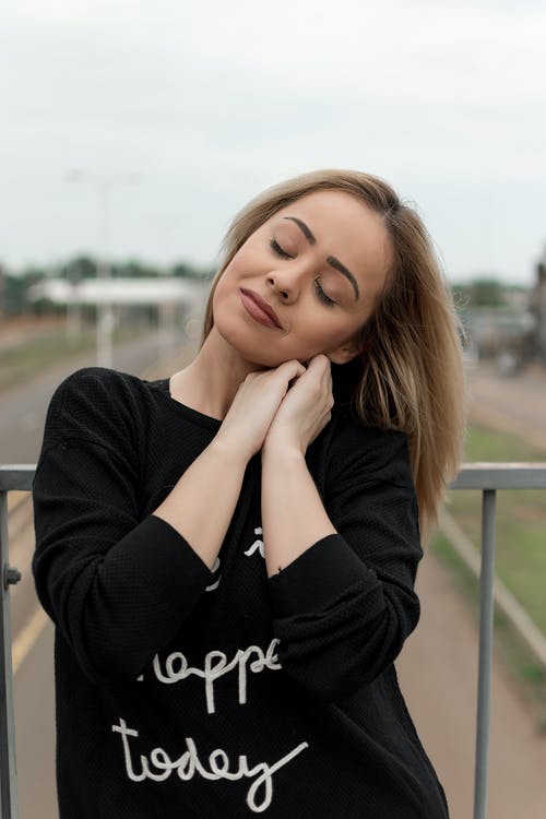 有关垂直拍摄, 女人, 漂亮的免费素材图片