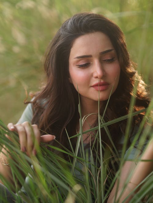 有关咖啡色頭髮的女人, 女性, 微笑的免费素材图片