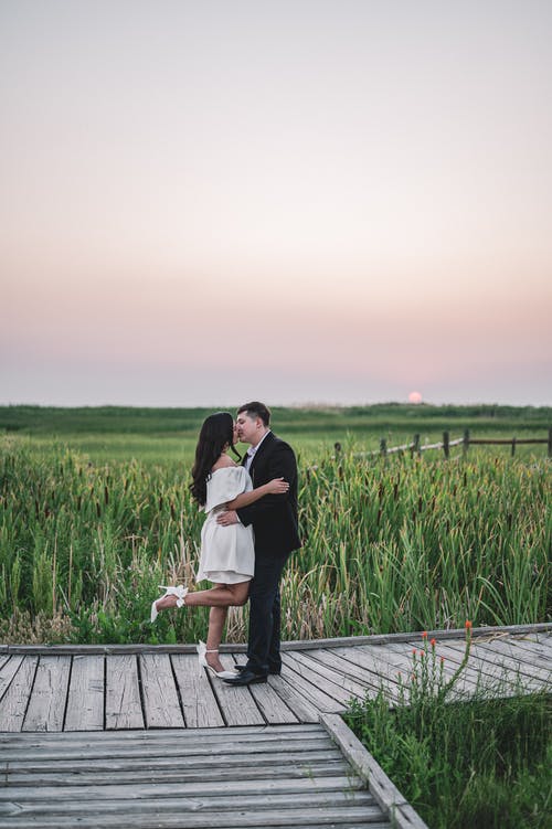 有关一對, 亲热, 吻的免费素材图片